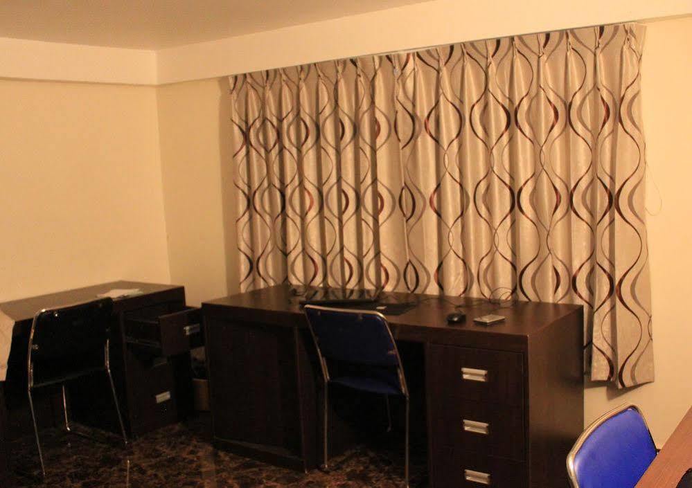 Mk City Hotel Сіануквіль Екстер'єр фото